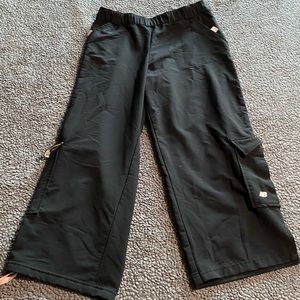 🖐🏼 5 for $25- New Balance Cropped pants M